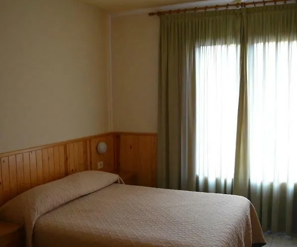 La Neu Penzion Castellar De N'Hug